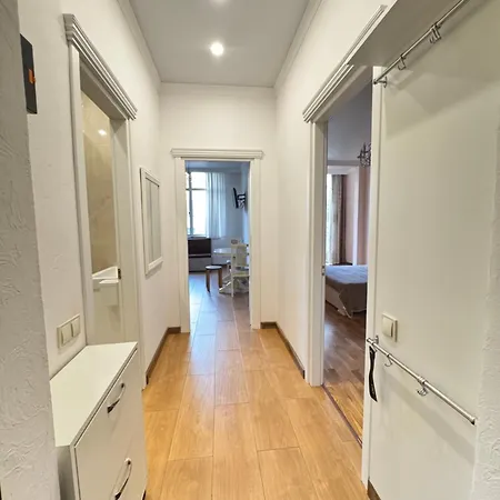 Апартаменти Apartment *